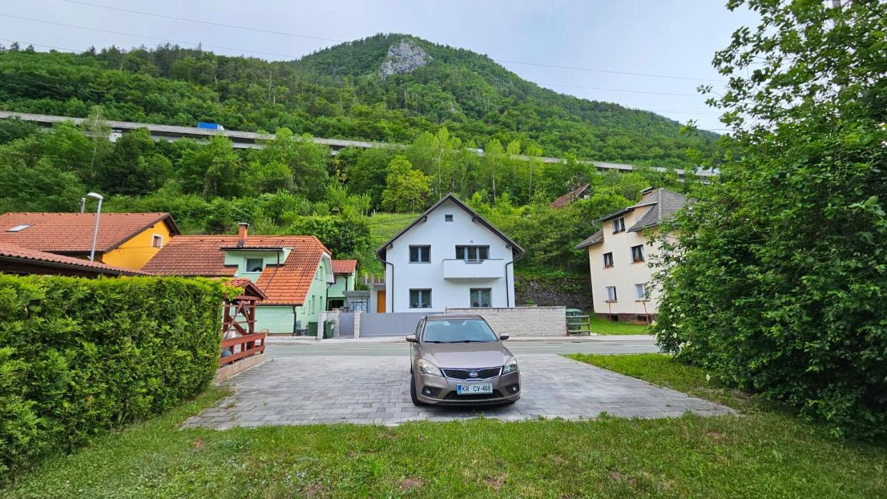 Apartma Sava-Stol Jesenice Exteriör bild