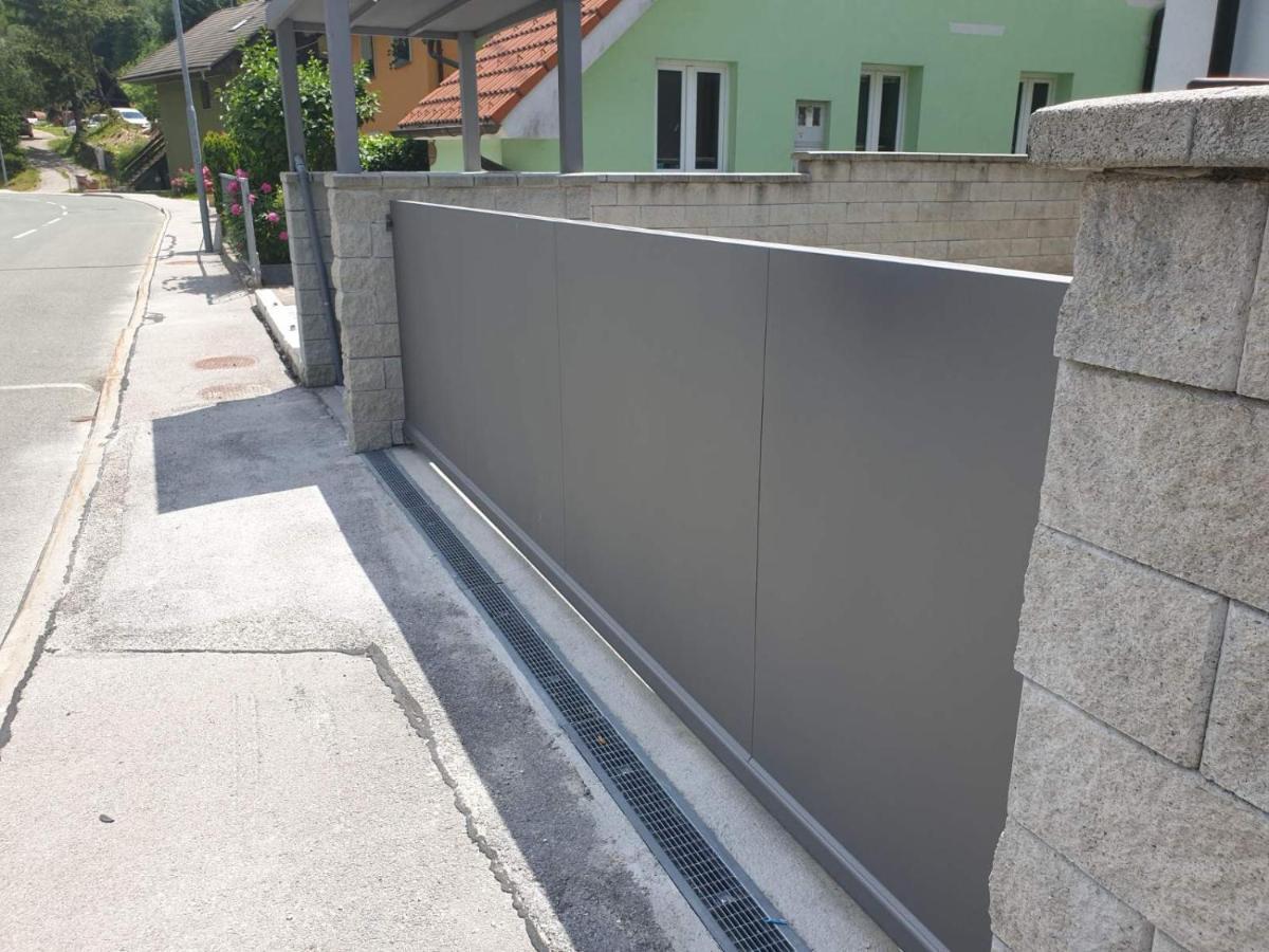 Apartma Sava-Stol Jesenice Exteriör bild